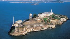 alcatraz jail 1588924730 300x169 - അൽക്കട്രാസ് ജയിലിൽ നിന്നുളള രക്ഷപെടൽ