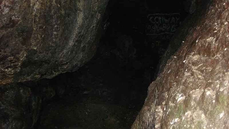 Cave004 - സ്ക്കോട്ട്ലണ്ടിലെ നരഭോജി - അലക്‌സാണ്ടർ സാവ്‌നി ബീൻ.